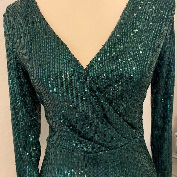 Chic Boutique Rose Sequin Dress NWT - Picture 2 of 8